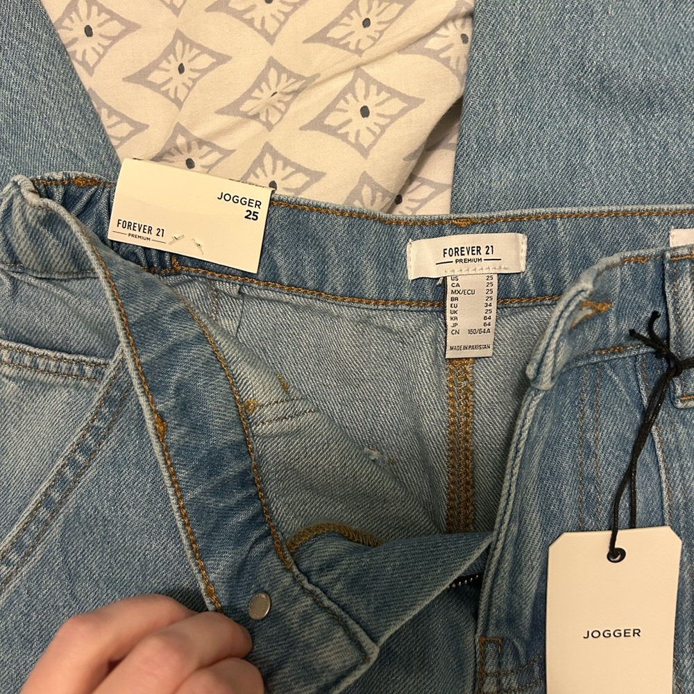 Forever21 Jogger Jeans Jeggings - Picture 3 of 3